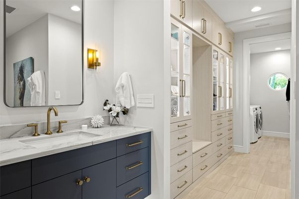 Bathroom, Dual Sink Vanities, Interior, Recessed Lighting, Washer