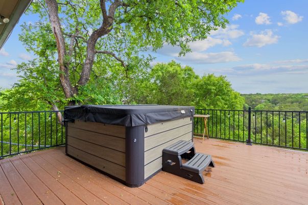 Exterior, Hot Tub
