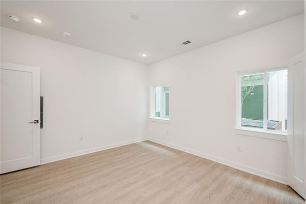 Empty room, Interior, Recessed Lighting, Wood Texture Flooring