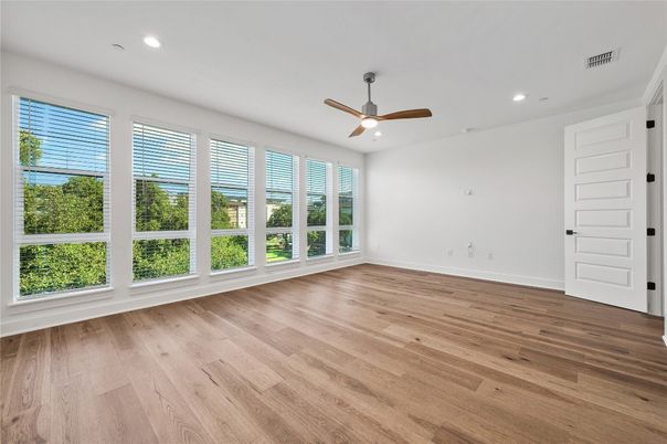 Empty room, Interior, Recessed Lighting, Wood Texture Flooring