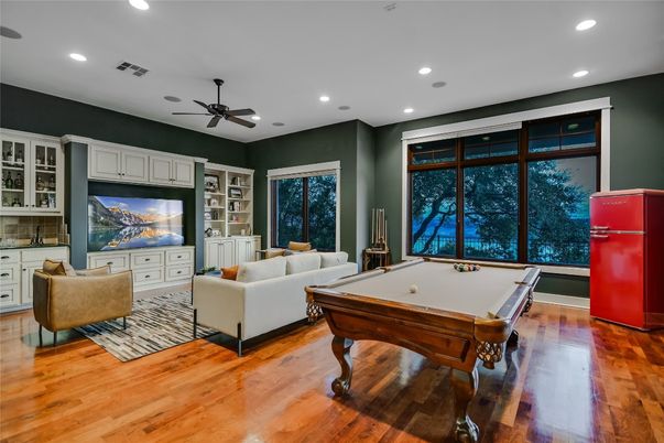 Billiard Table, Game Room, Interior, Living room, Recessed Lighting, Wood Texture Flooring