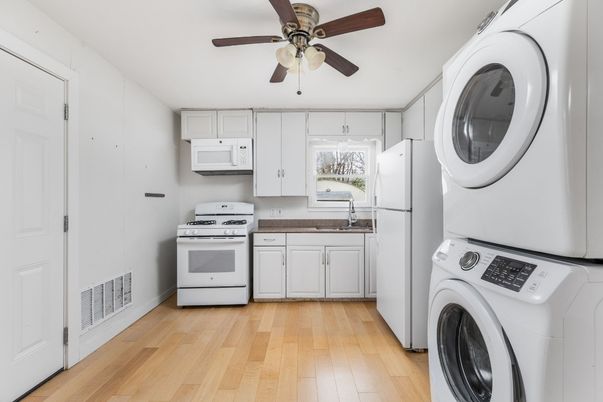 Interior, Kitchen, Washer, Wood Texture Flooring