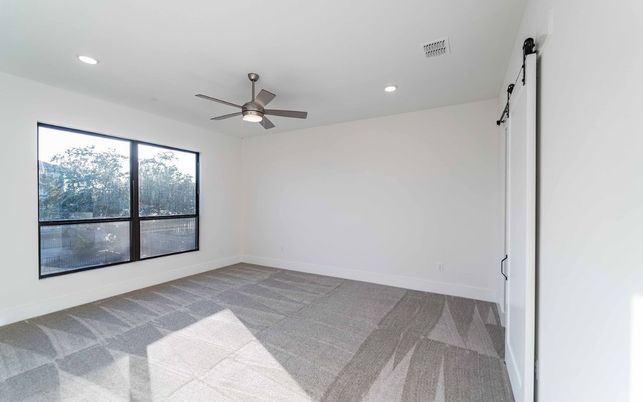 Empty room, Interior, Recessed Lighting