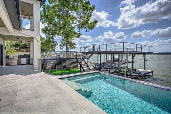 Exterior, Pool, Water