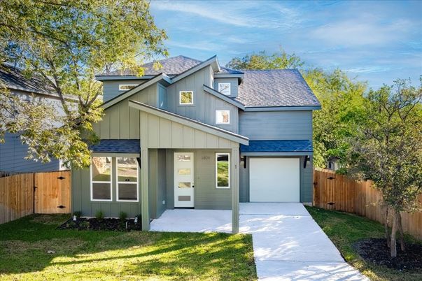 Attached, Exterior, Facade, Farmhouse