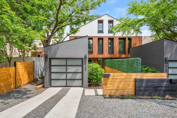 Detached Garage, Exterior, Facade, Modern