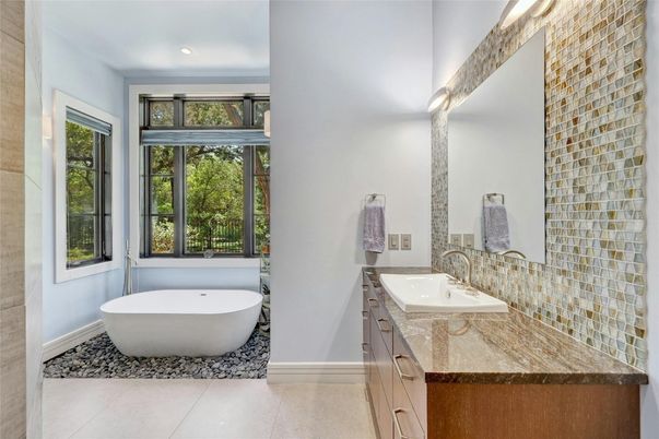 Bathroom, Free Standing Baths, Interior, Recessed Lighting