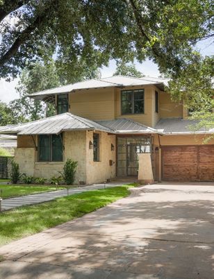 Attached, Exterior, Facade, Modern