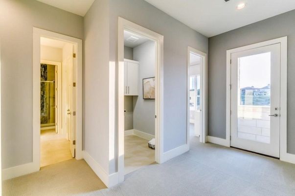Empty room, Interior, Recessed Lighting