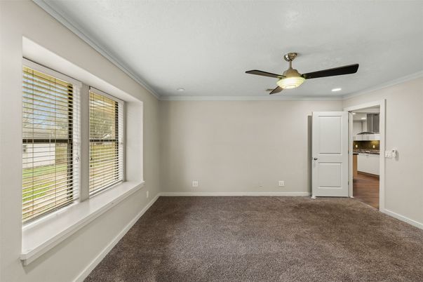 Empty room, Interior, Recessed Lighting