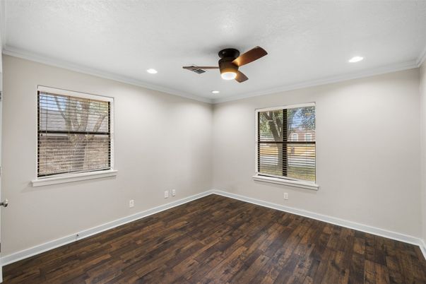 Empty room, Interior, Recessed Lighting, Wood Texture Flooring