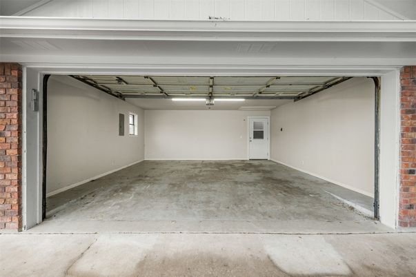 Garage, Interior, Stone Walls
