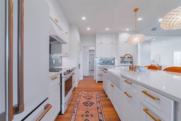 Interior, Kitchen, Pendant Lights, Recessed Lighting, Wood Texture Flooring