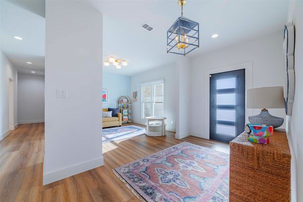 Interior, Recessed Lighting, Wood Texture Flooring