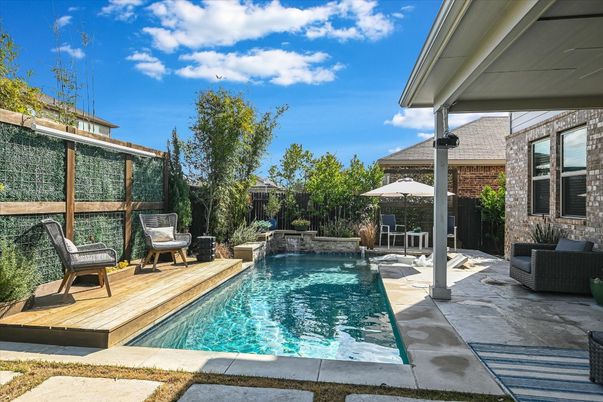 Exterior, Pool