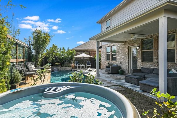 Exterior, Hot Tub, Pool
