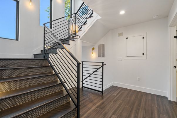 Interior, Recessed Lighting, Wood Texture Flooring