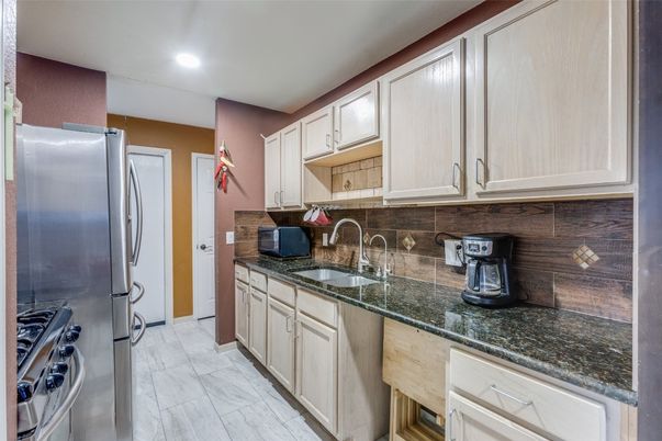 Interior, Kitchen, Marble, Recessed Lighting