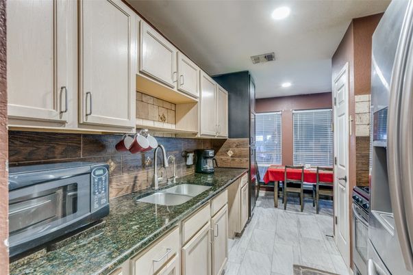 Dining room, Interior, Kitchen, Marble, Recessed Lighting