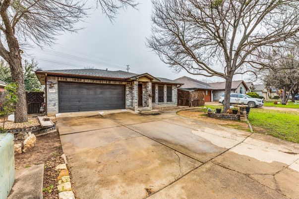 Attached, Exterior, Facade, Brick Facade, Ranch