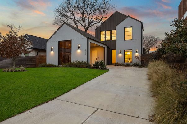 Backyard, Exterior, Facade, Farmhouse