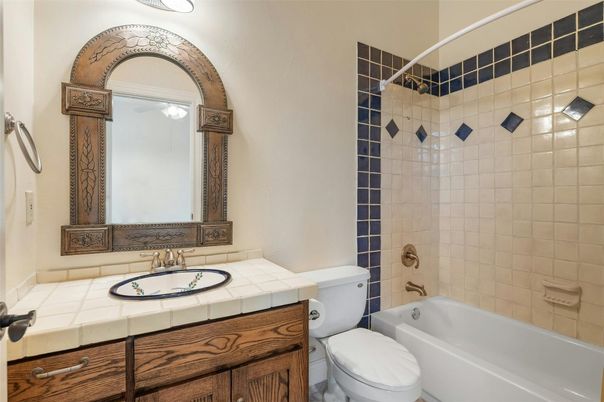 Bathroom, Interior, Tile Countertops