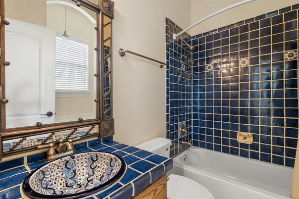 Bathroom, Interior, Tile Countertops