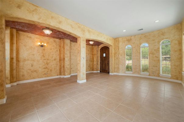 Empty room, Interior, Recessed Lighting