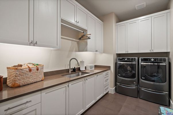 Interior, Washer, Wood Texture Flooring