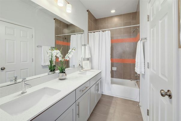 Bathroom, Dual Sink Vanities, Interior, Recessed Lighting