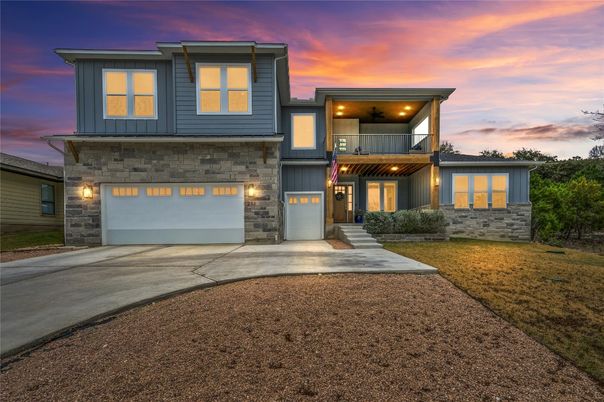 Attached, Exterior, Facade, Modern