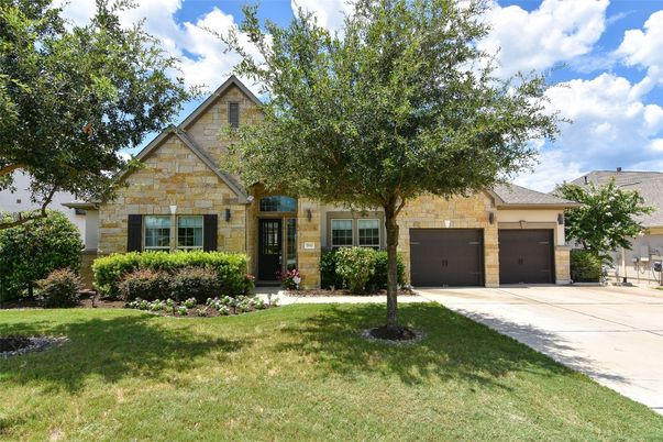 Attached, Exterior, Facade, Brick Traditional