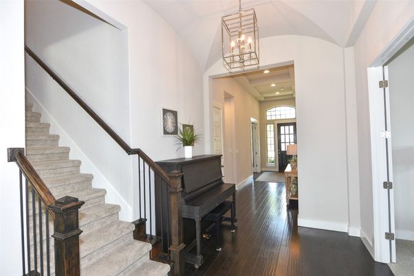 Interior, Pendant Lights, Piano, Recessed Lighting, Wood Texture Flooring