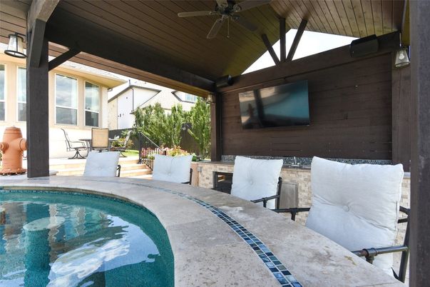 Exterior, Fireplace, Pool