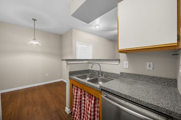 Interior, Kitchen, Pendant Lights, Wood Texture Flooring