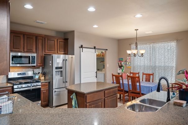 Chandelier, Dining room, Interior, Kitchen, Recessed Lighting, Stainless Steel Appliances
