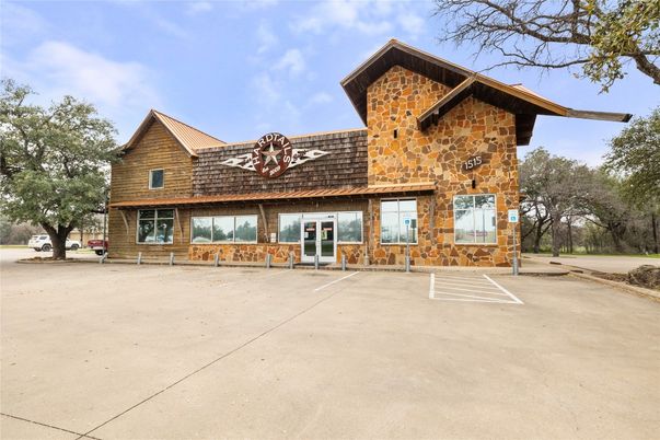 Exterior, Facade, Log Home
