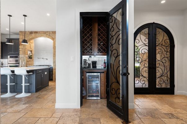 Interior, Kitchen, Pendant Lights, Recessed Lighting, Wine Storage