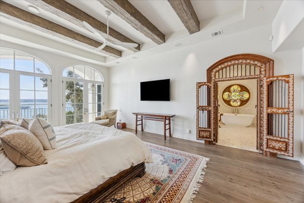 Bedroom, Interior, Water, Wooden Beams, Wood Texture Flooring