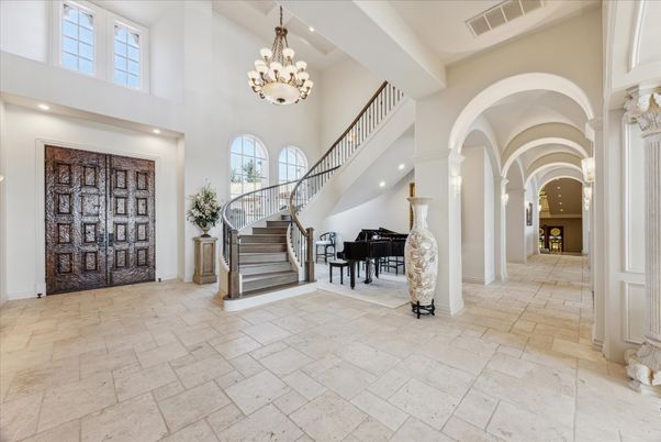 Chandelier, Interior, Piano, Recessed Lighting