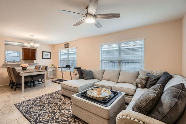 Chandelier, Dining room, Interior, Living room