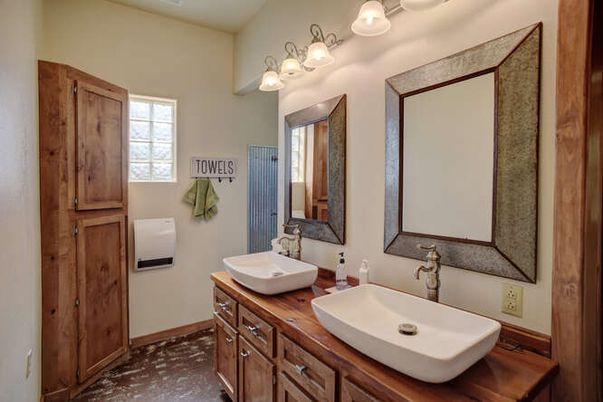 Bathroom, Dual Sink Vanities, Interior