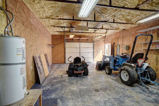 Garage, Interior, Wooden Walls