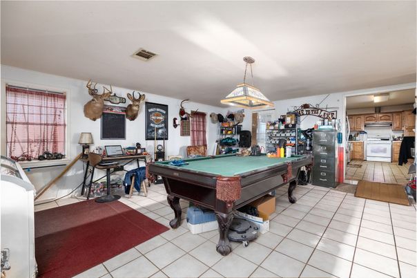 Billiard Table, Game Room, Interior
