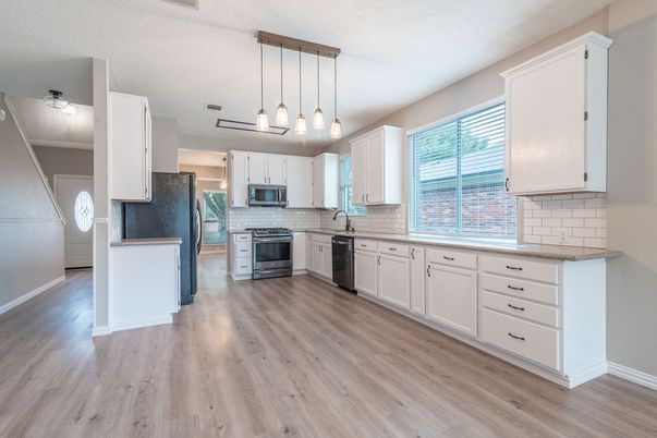 Interior, Kitchen, Pendant Lights, Wood Texture Flooring