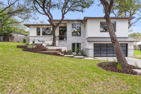 Attached, Backyard, Exterior, Facade, Modern