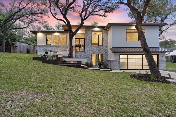 Attached, Backyard, Exterior, Facade, Modern