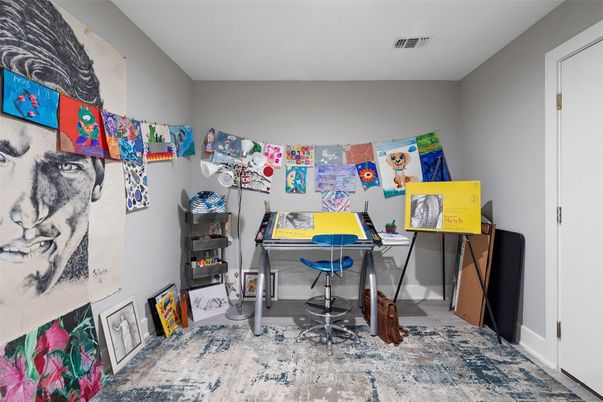 Home Office, Interior