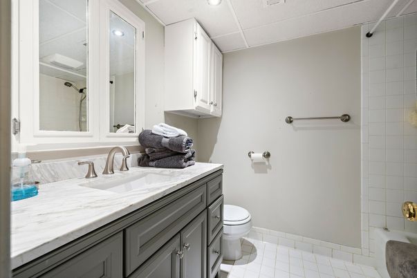 Bathroom, Interior, Recessed Lighting