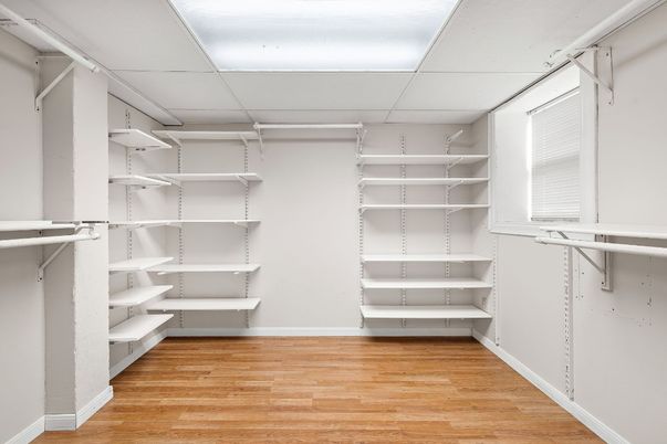 Interior, Walk-in Closets, Wood Texture Flooring